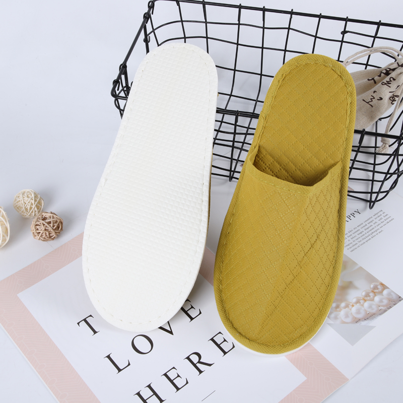 Nonwovn Slipper